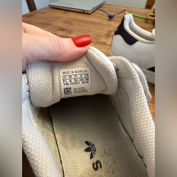 Adidas Super Star Sneakers size 7.5 - Picture 9 of 11